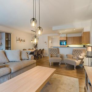 Lichtrijk Appartement In Hartje Knokke Vlak Bij Shoppingstraat & Strand